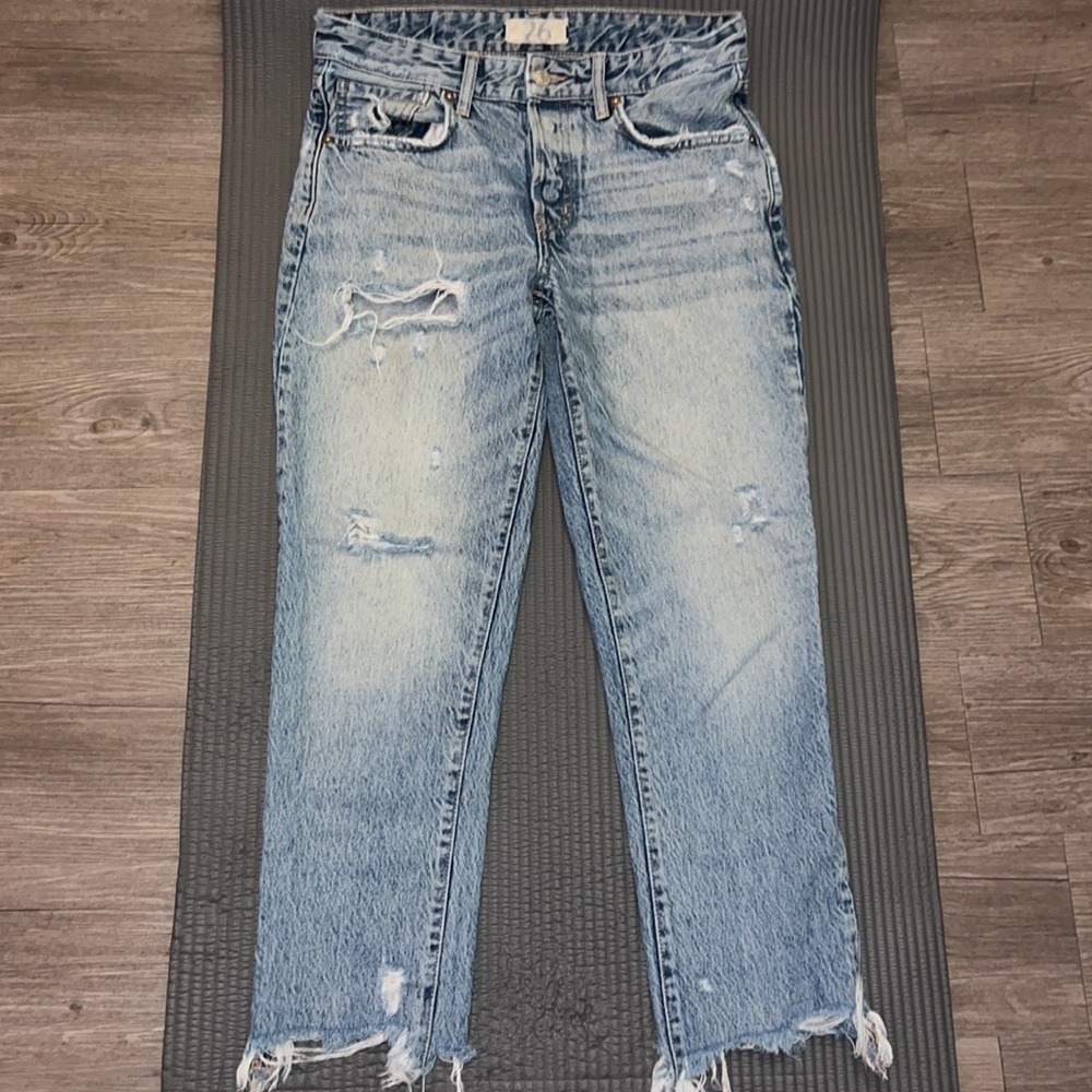 We The Free Distressed Jeans Sz 26
